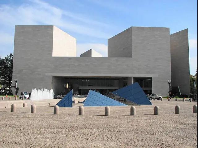 博物館設(shè)計-交互式多媒體設(shè)備在博物館設(shè)計中的應(yīng)用插圖 博物館設(shè)計-交互式多媒體設(shè)備在博物館設(shè)計中的應(yīng)用插圖