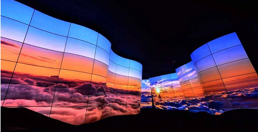 OLED全息屏幕在展廳展館設(shè)計(jì)中的作用插圖(1) OLED全息屏幕在展廳展館設(shè)計(jì)中的作用插圖(1)