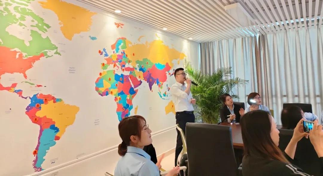 城市規(guī)劃數(shù)字展廳插圖 城市規(guī)劃數(shù)字展廳插圖